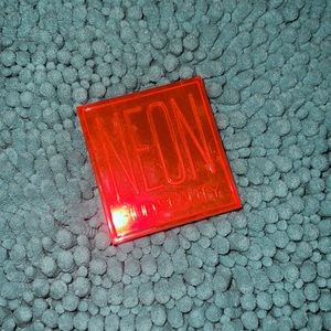 💙 Huda Beauty Neon Orange Palette